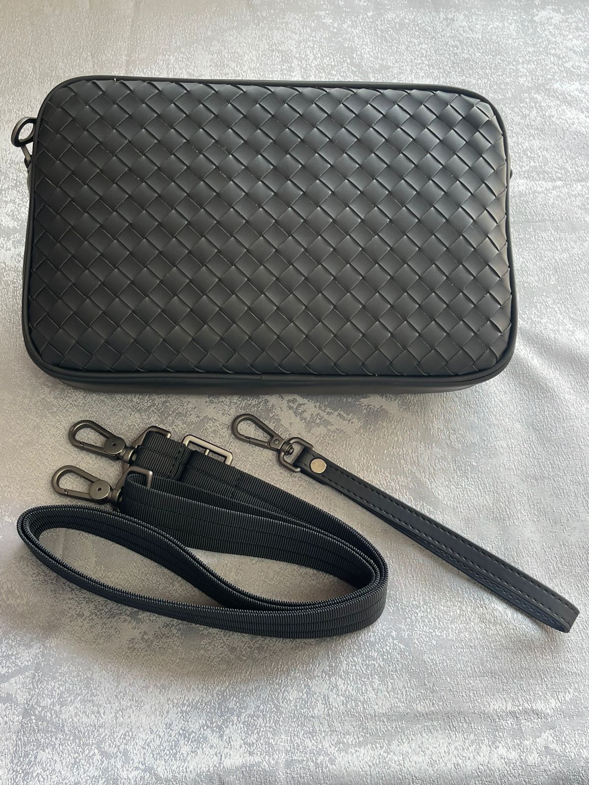 BOTTEGA VENETA-MESSANGER-BAG-MAN