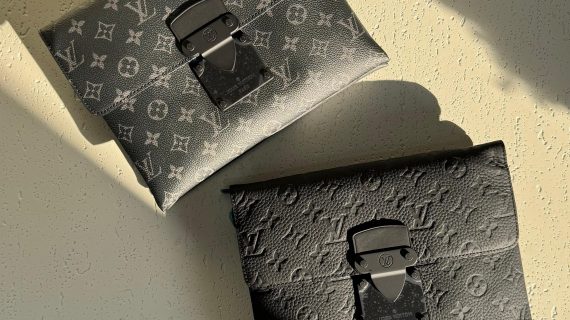 LOUIS VUITTON- KEY POUCH-WOMEN